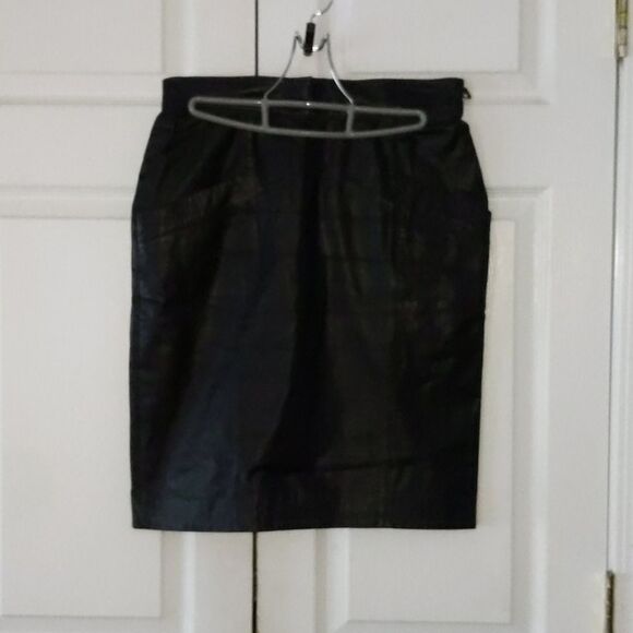 Toffs vintage  black leather skirt Sz 12 NWOT - Picture 1 of 4